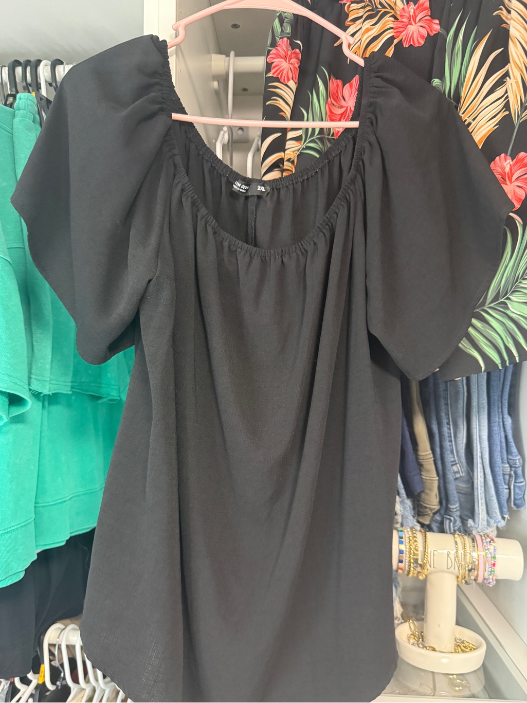 Shein Set: Black Puff-Sleeve Women's Top With Floral Shorts
